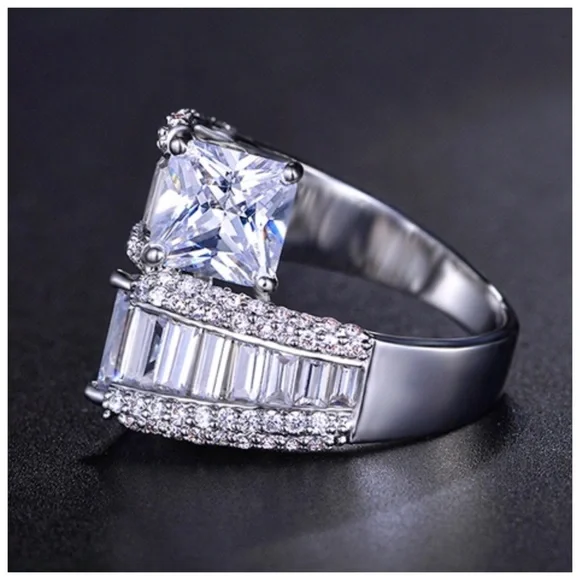 Swarovski Crystals The Sophia .925 Silver Ring - Picture 5 of 7